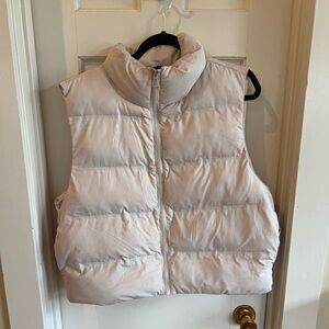 The Perfect Puffer Cream Beige Color Vest with pockets size medium - like new